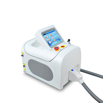 Portatile Q Switched Beauty Personal Care Nd Yag Laser Machine per la rimozione del tatuaggio Cerchi scuri Rimozione del pigmento