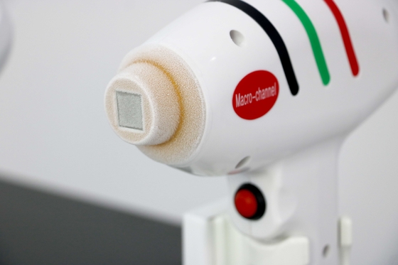 Nd Yag Laser Picosecond Tattoo Removal Machine 1064Nm 755Nm 532Nm 808 Tecnologia a diodo Rimozione dei capelli Trattamento della pelle del viso