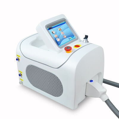 Attrezzatura portatile per il ringiovanimento della pelle per la rimozione dei pigmenti del tatuaggio laser ND YAG Q Switched