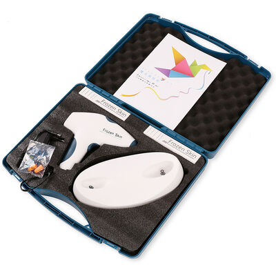 Macchina manuale portatile per il ringiovanimento della mesoterapia facciale con raffreddamento della pelle della pistola congelata Cryo